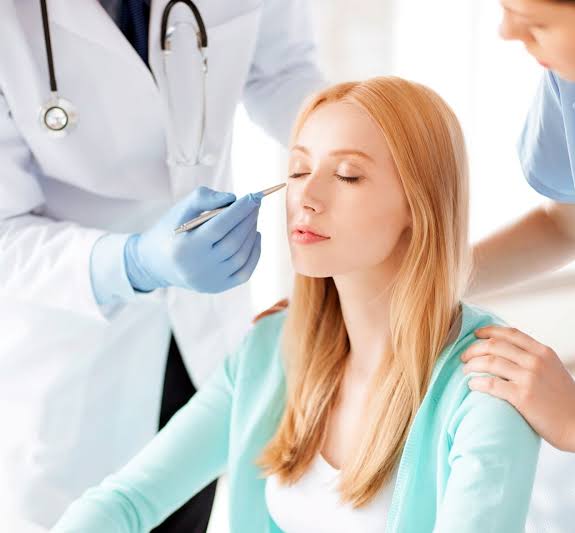 ما هو الطب التجميلي غير الجراحي؟ أحدث التقنيات